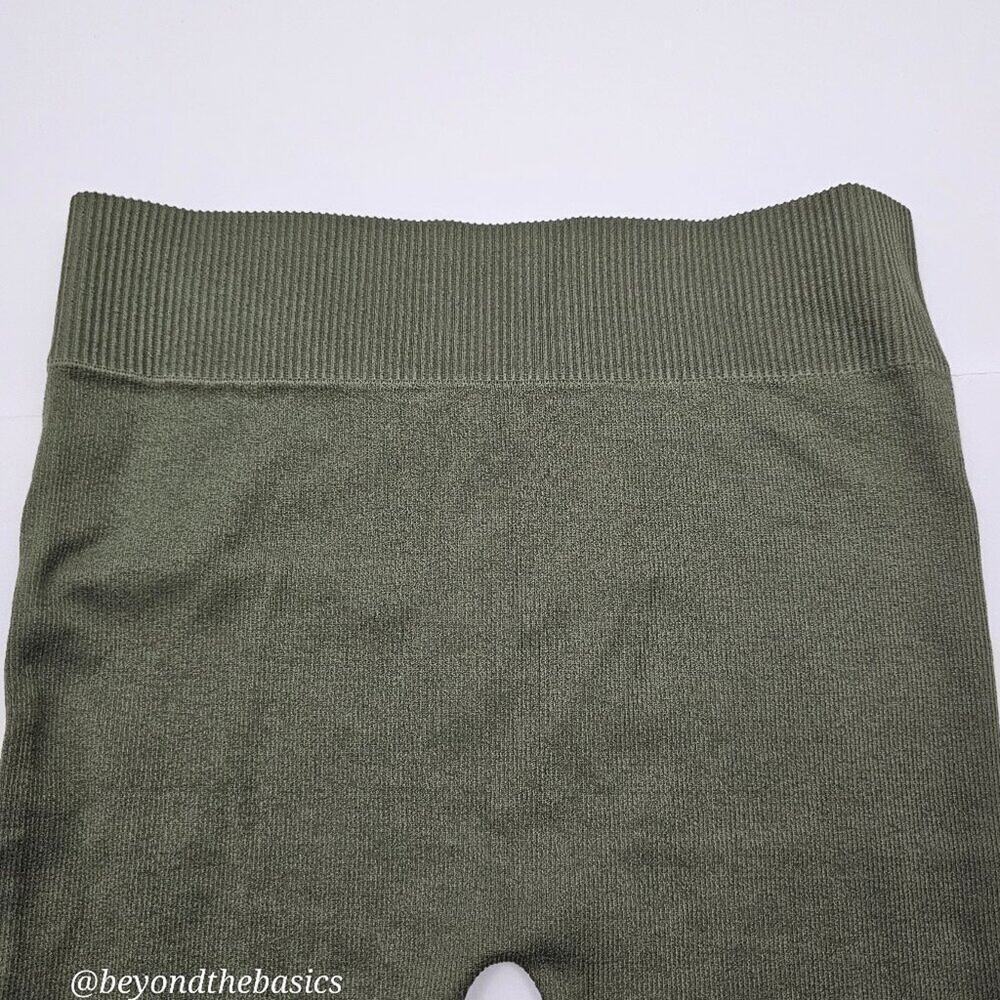 Bozzolo Women's Olive Green Ribbed Nylon Biker Shorts Size S/M - Picture 2 of 8